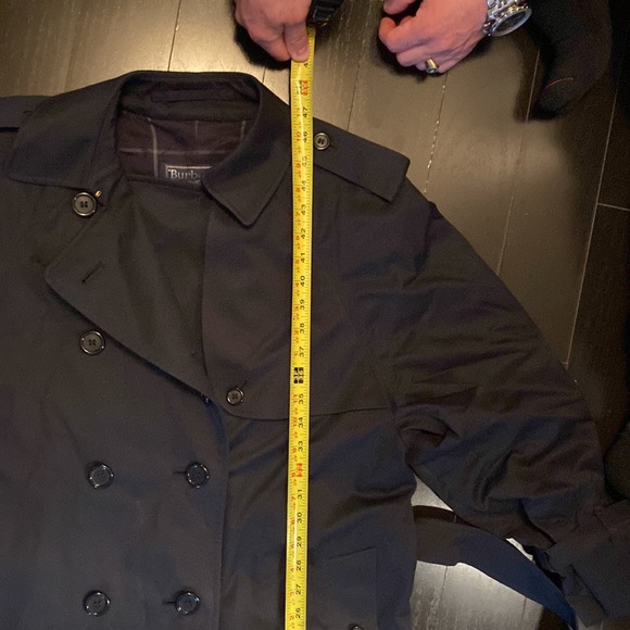 Burberry’s trench coat - Picture 9 of 14